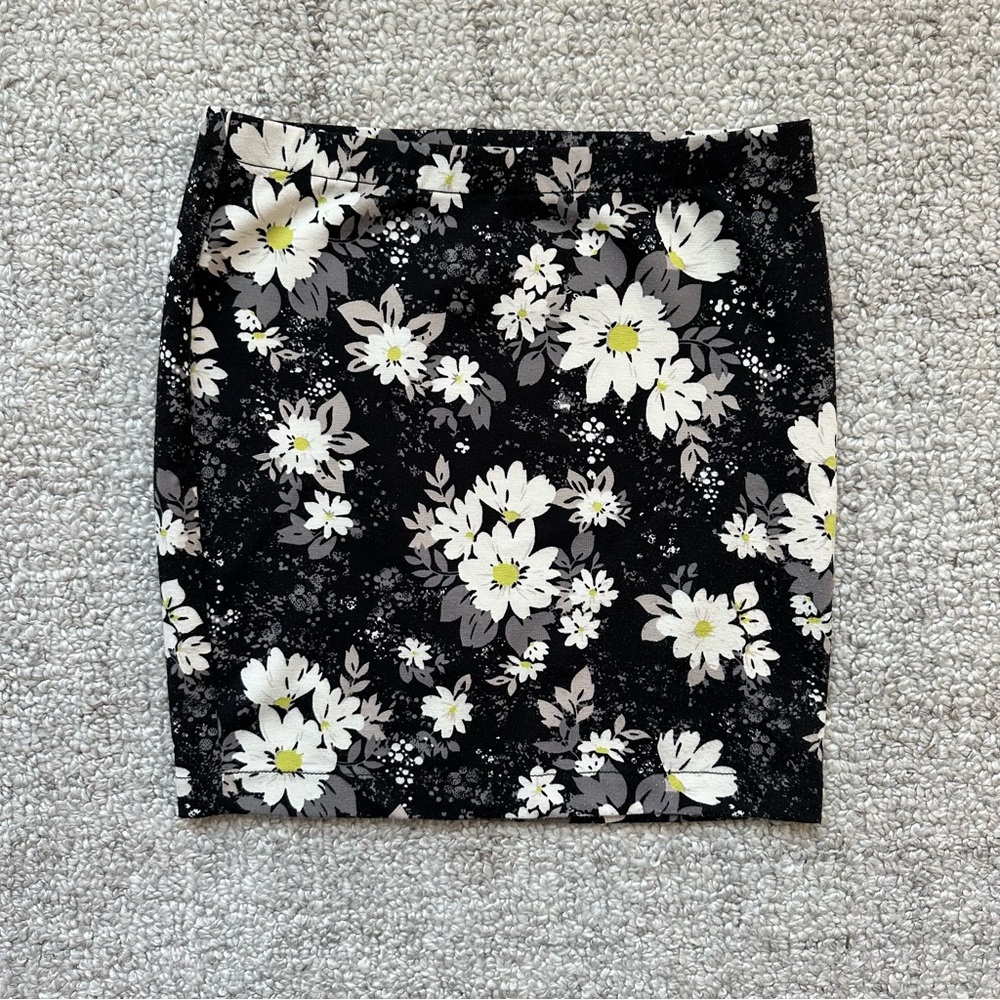Candie’s Black and White Floral Skirt